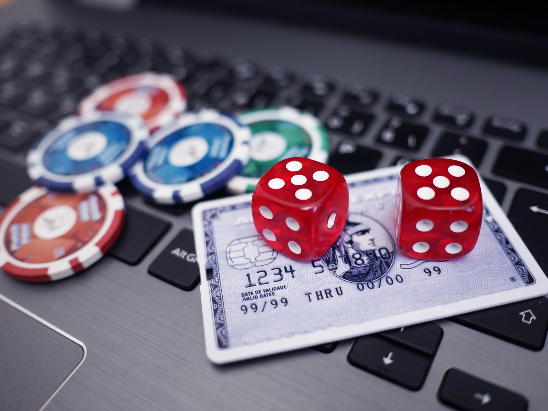 Things to Keep in Mind When Gambling Online