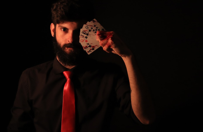 Easiest Magic Card Tricks for Poker Enthusiasts